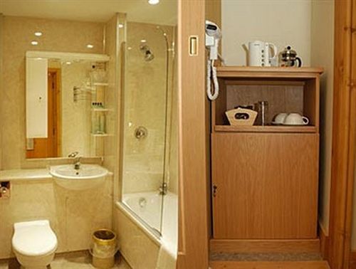 Golden Ball Hotel Elsworth Dış mekan fotoğraf